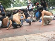Polisi Periksa Puluhan Pedemo ‘Omnibus Law’ di Sekitar Gedung DPR