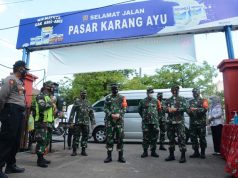 Tim Wasdal Prokes Covid-19 TNI Temukan Pedagang di Pasar Karangayu Tak Bermasker