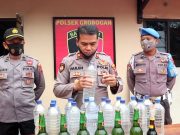 Puluhan Botol Miras Disita Petugas dalam Razia
