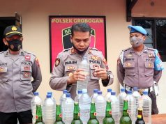 Puluhan Botol Miras Disita Petugas dalam Razia