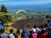 Warga Lengkong Garung Wonosobo Butuh Akses Internet untuk Dukung Wisata Paralayang