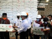 Menko PMK Cek Stock Beras di Tegal