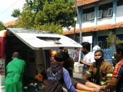 Hendak Lepas Baliho Tersengat Listrik, Satu Tewas dan Satu Kritis