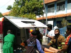 Hendak Lepas Baliho Tersengat Listrik, Satu Tewas dan Satu Kritis