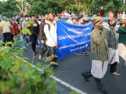Warga Semarang Gelar Aksi Tolak Demo Anarki