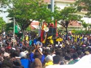 Buruh Mahasiswa Tolak Omnibus Law Geruduk Kantor DPRD Jateng