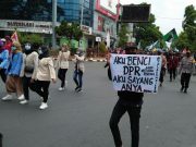 Nyaris Rusuh, Ribuan Massa Demo di Kudus Tolak UU Omnibus Law