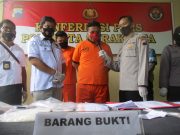 Pesanan Narkoba Diambil di Rak Minimarket; Polisi Bekuk 2 Tersangka