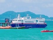 Kapal Feri Pindah Sandar Akibat Angin Kencang