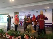 Pasarkan Desain Busana Karya Siswa SMK Jateng ke Tingkat Nasional