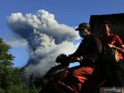 Gunung Sinabung Kembali Luncurkan Awan Panas