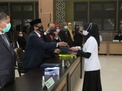 UNS Lantik dan Ambil Sumpah 123 Dokter Baru