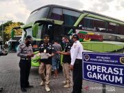 Tim Gabungan Sidak Kelayakan Bus Penumpang di Terminal Kudus