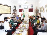 Bahas Persoalan Bangsa, Kapolda Jateng Sowan Ke Habib Luthfi