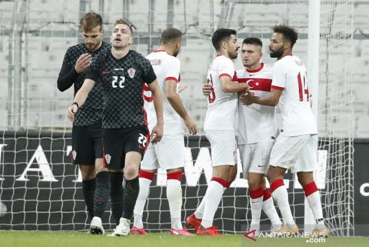 Hujan Enam Gol Warnai Laga Persahabatan Turki vs Kroasia
