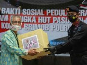 Gegana Satbrimob Jateng Bagikan Sembako untuk Pengungsi Merapi