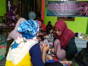 Tim Dosen FE Unissula Dorong Munculnya Handmade Rajut Khas Plombokan