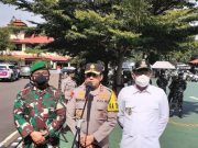 TNI dan Polri Tertibkan Baliho Tak Berizin