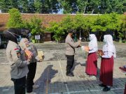 Pelajar SD di Grobogan Terima Buku Polisi Sahabat dan Pelindung