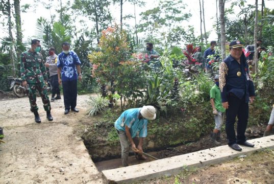 Forkompimda Wonosobo Tinjau Program Padat Karya Pandemi Covid-19
