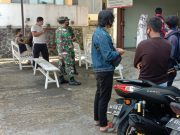 Personil TNI Kawal Pelaksanaan Rapid Test bagi PPS dan KPPS