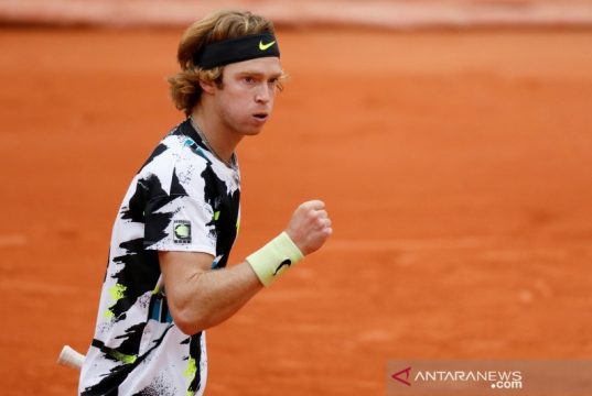 Rublev Sudahi Perjuangan di ATP Finals dengan Kemenangan Atas Thiem