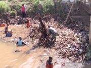 Personel Kodim Diterjunkan untuk Bersihkan Sungai Piji