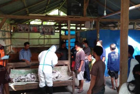 Nenek 78 Tahun Terbakar Saat Bakar Sampah Daun Kering