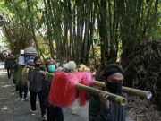Warga Kurahan Gelar Sedekah Bumi Uluwetu di Bukit Punthuk Setumbu
