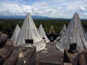 56 Stupa Candi Borobudur Ditutupi Terpaliun, Antisipasi Erupsi Merapi