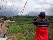 Komunitas Relawan Bangun Menara Pemantauan Merapi