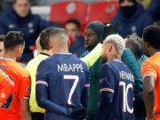 Laga PSG Vs Basaksehir Ricuh