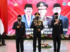 Menpan RB dan Menteri ATR/BPN Terima Bintang Bhayangkara Utama