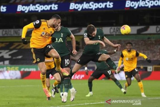 Gol Larut Wolverhampton Batalkan Kemenangan Tottenham