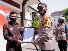Kapolres Wonogiri Berikan Penghargaan Kepada Anggota dan Warga Berprestasi