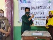 Umi Kulsum Terima Bantuan PKBL Dari KPH Blora