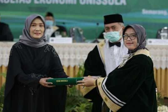 Dosen FE Unissula Raih International Best Paper Award