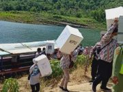 KPU Wonosobo Distribusikan Logistik ke Wilayah Terisolir Desa Kumejing Wadaslintang