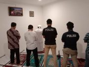 Rizieq Shihab Jadi Imam Salat Magrib Berjamaah di Sela Pemeriksaan Polisi