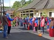 Awali Buka Lapak, PPMAW Ikuti Apel Pagi di Halaman Gedung DPRD