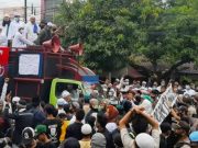 Massa Unjuk Rasa di Mapolres Purwakarta