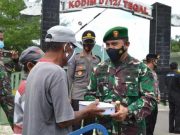 Kodim Tegal Bagikan 200 Nasi Kotak Untuk Warga Tak Mampu