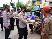 Ratusan Nasi Kotak Dibagikan untuk Warga Batang Terdampak Covid-19