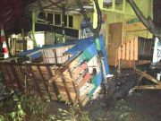 Diterjang Ombak Puluhan Warung di Pantai Kota Tegal Rusak