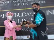 Rere, Raih Anugerah Kebudayaan Indonesia dan Pin Emas dari Kemendikbud