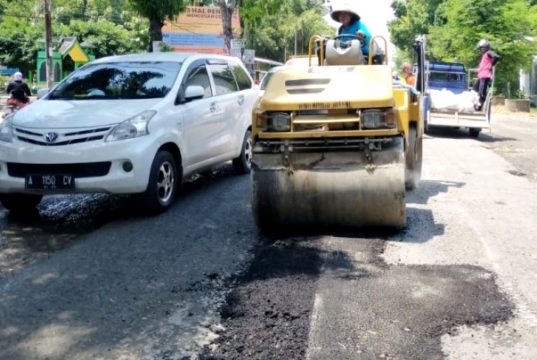 Respons Jalan Provinsi Bonyok, BPJ Lakukan Penambalan