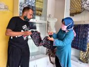 Produk Sarung Goyor Tegal Tetap Bertahan