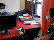 Seorang Wanita Tega Bacok Penagih Utang Hingga Terluka Parah