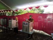 Wabup Demak Berikan Hak Pilihnya di TPS 03 Kampung Bogorame