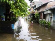 Satu Pompa Air Rusak, Genangan Banjir di Jatiwetan Kian Meluas